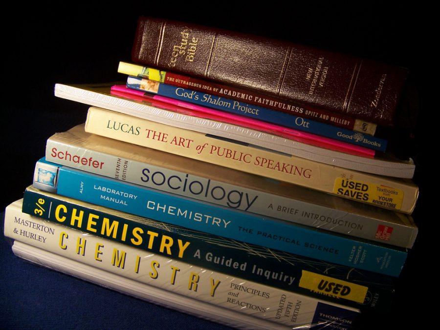 Three Reasons Textbooks Should be Banned From College