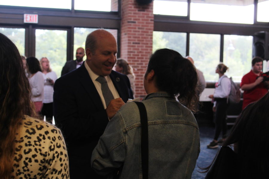 President Marvin Krislov interacted with multiple students during Thursdays Welcome Back Party.