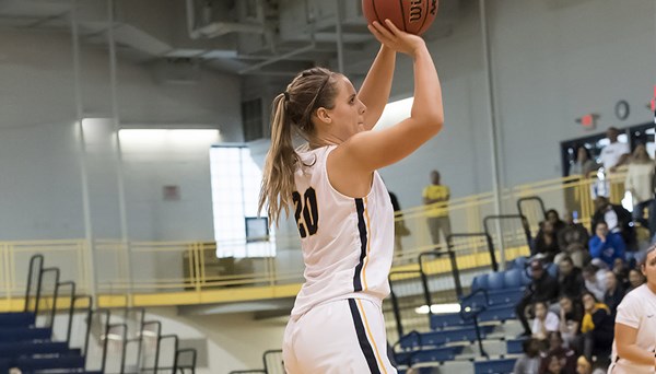 Sophomore Lauren Schetter led the Setters with 18 points in their close loss to Stonehill College. 