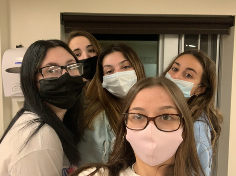 Bellantoni and Micela’s family unit. (Left to right: Arielle Gallucci, Hailey Killian, Daniela Bellantoni, Alyssa Bellantoni, Nicole Micela).