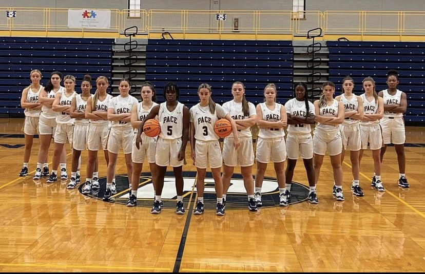 Pace Womens' Basketball 22-23 Roster lined up on Media Day (Cred: @Pacewbb/IG)